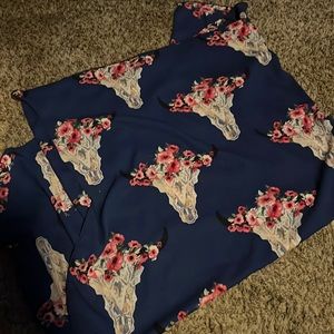 Cattle skull/flowers wild rag